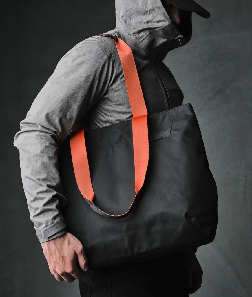 Elements Tote (M)