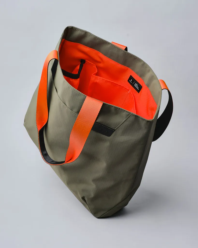 Elements Tote (M)
