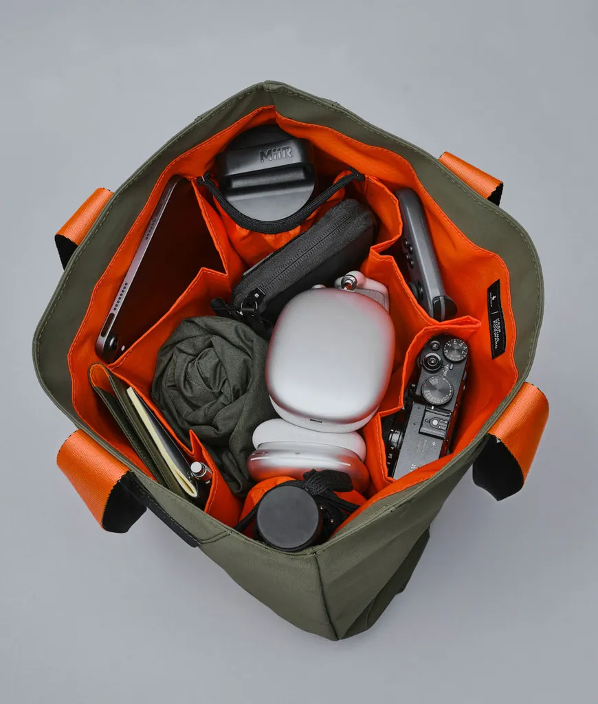 Elements Tote (M)