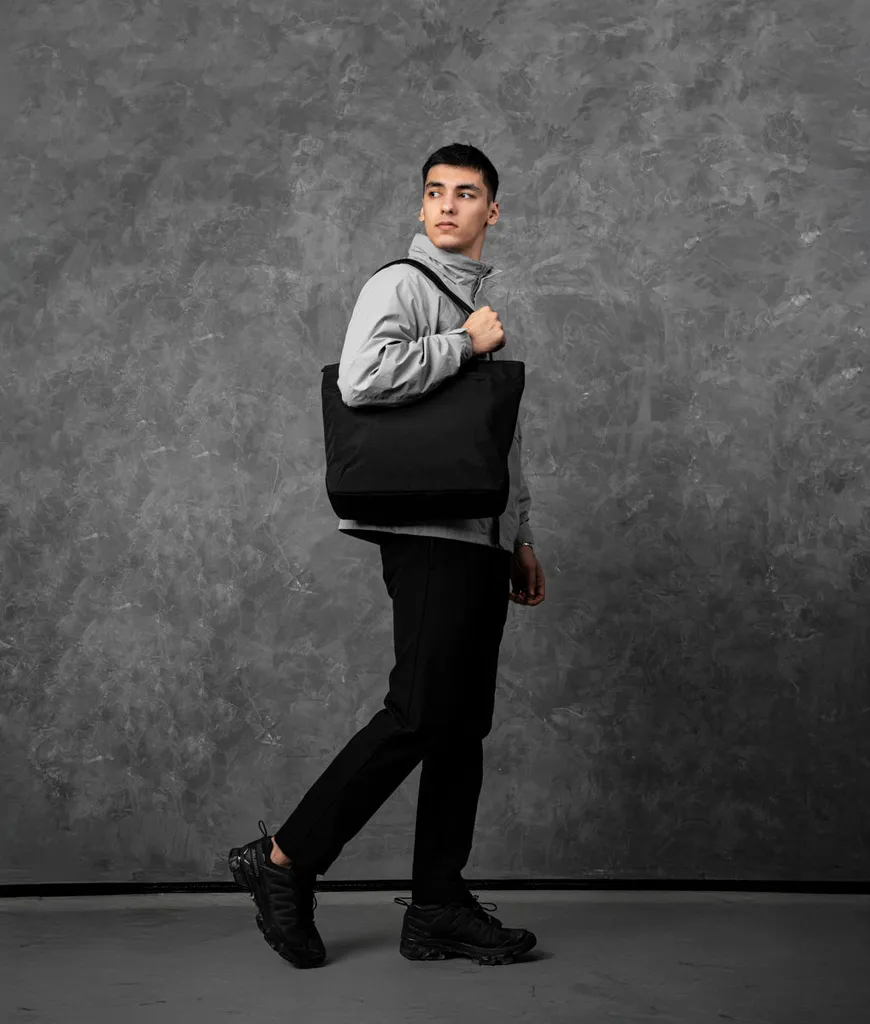 Flight Tote (L)