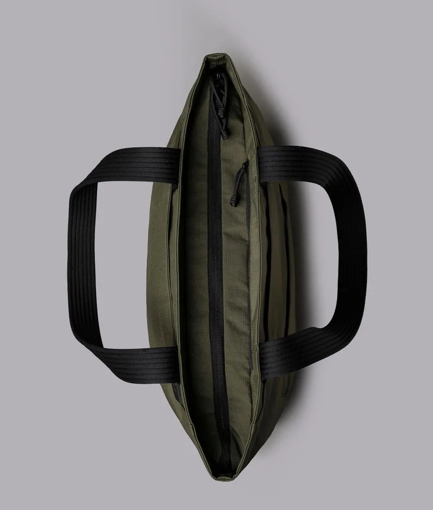 Flight Tote (L)