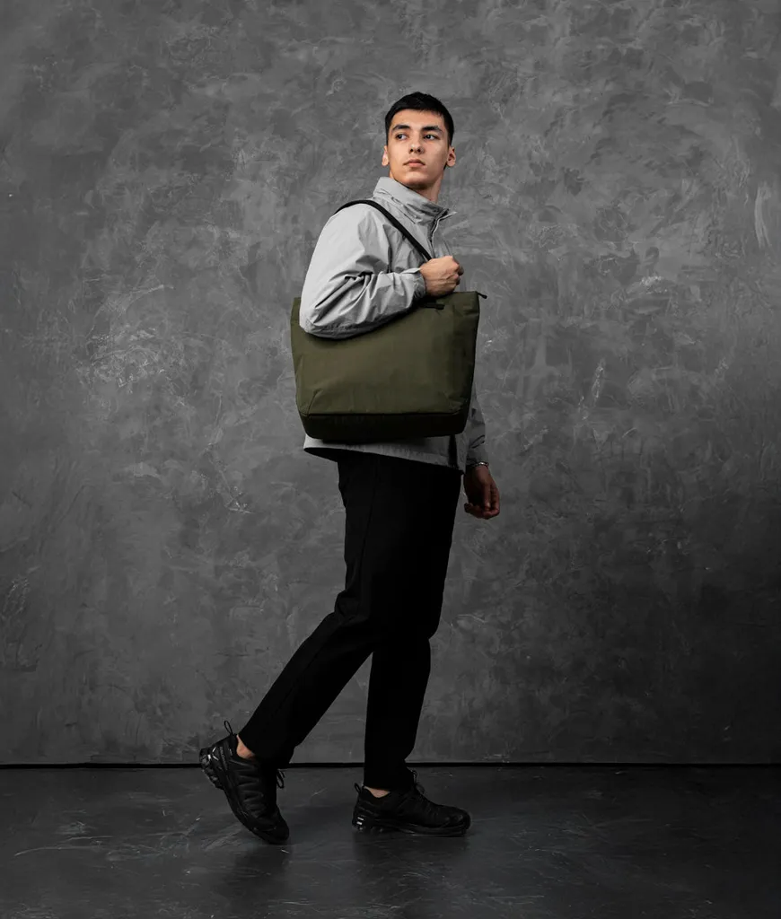 Flight Tote (L)