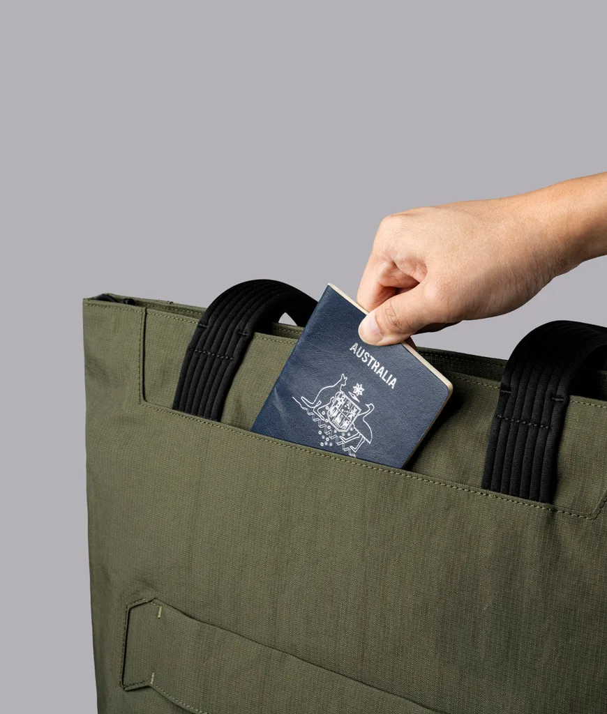 Flight Tote (L)