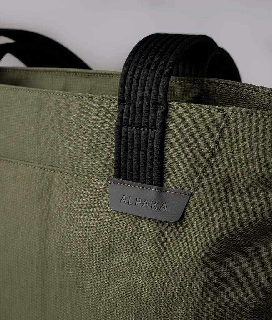 Flight Tote (L)