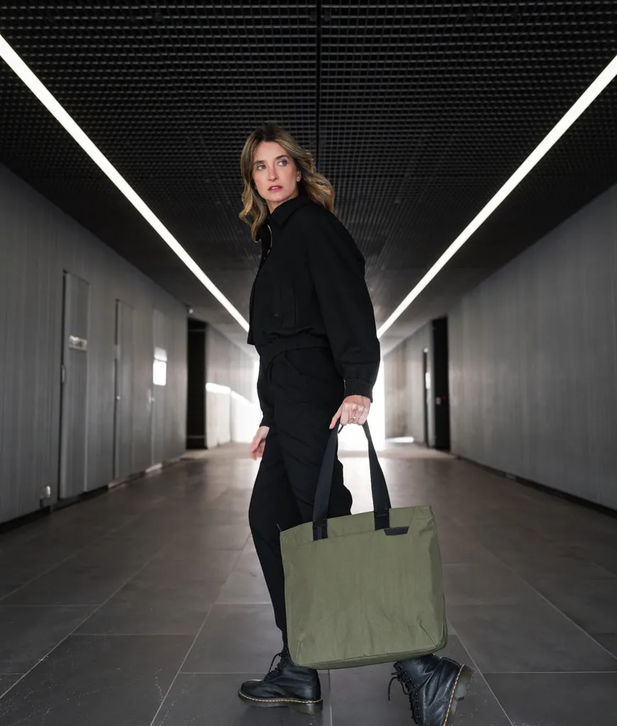 Flight Tote (L)