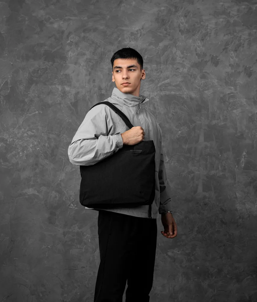 Flight Tote (M)