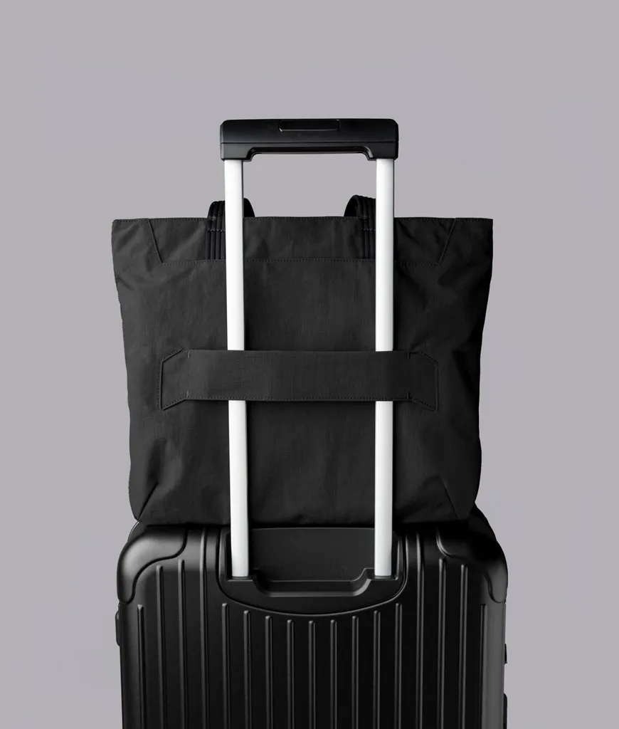 Flight Tote (M)