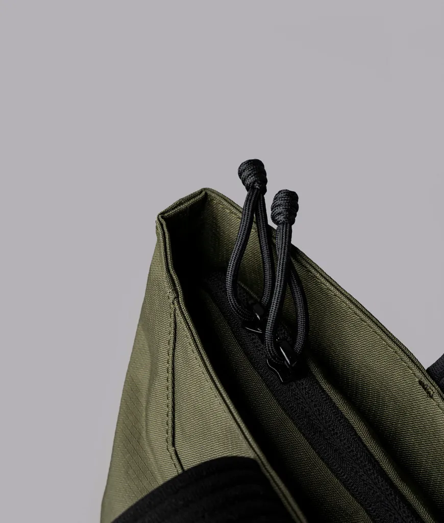 Flight Tote (M)