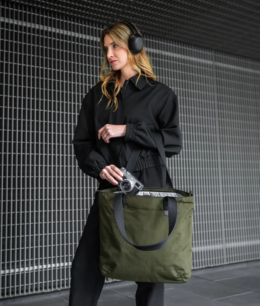 Flight Tote (M)
