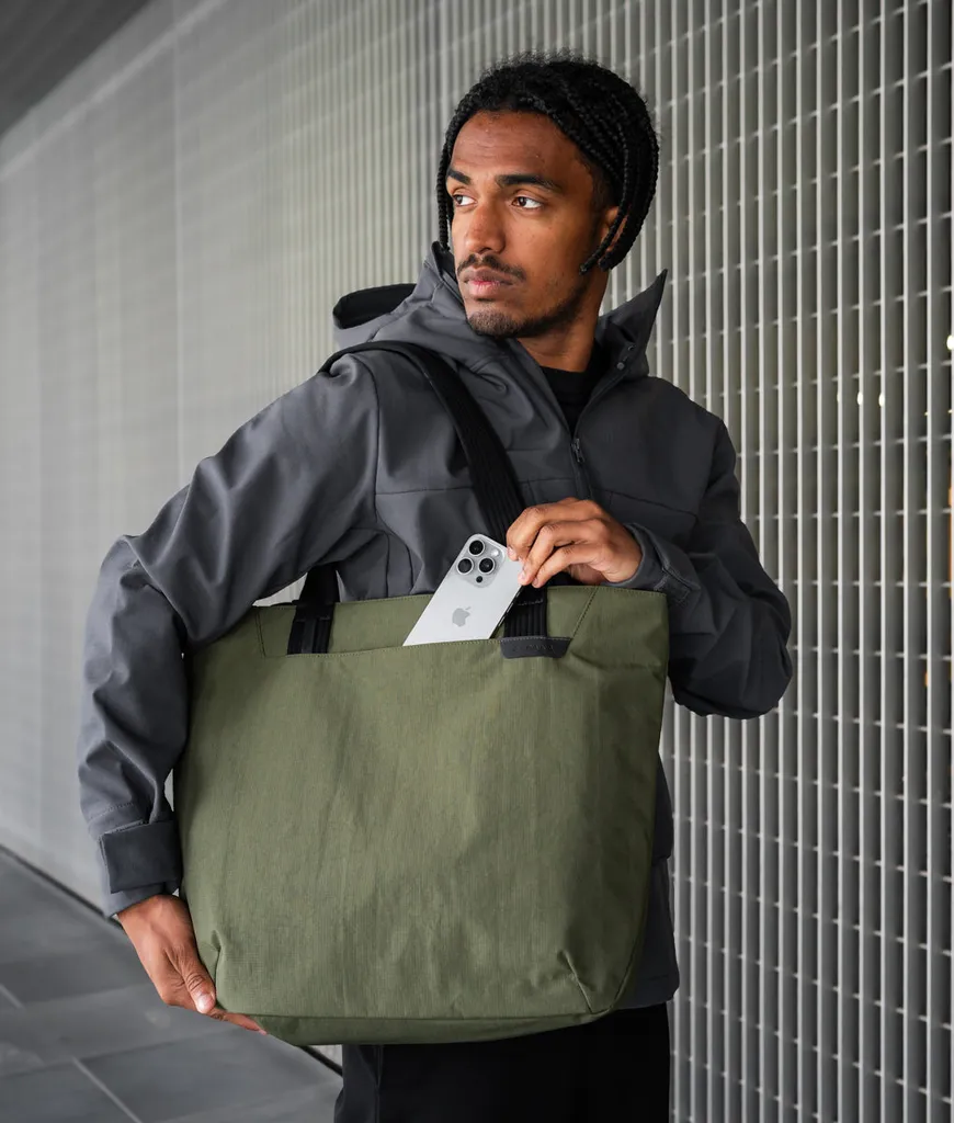 Flight Tote (M)