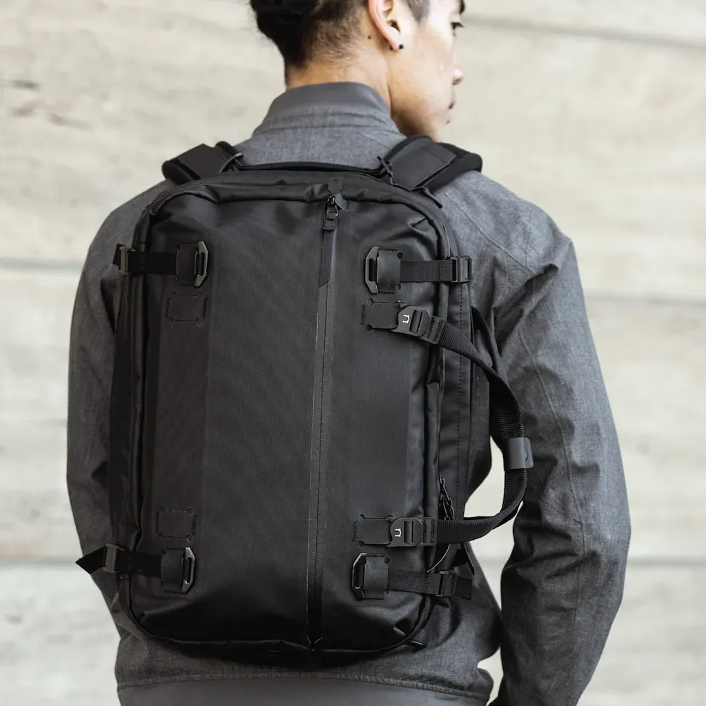 FORGE 20 - JET BLACK