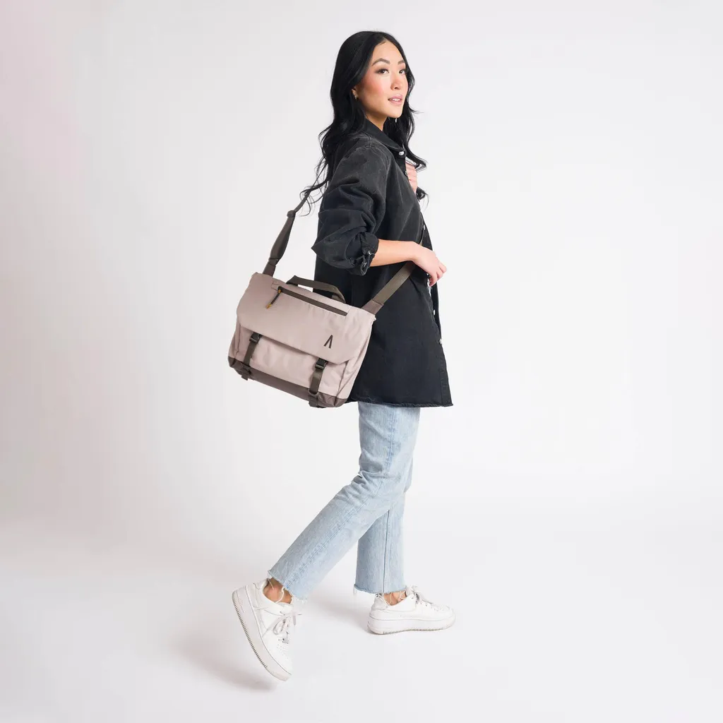 RENNEN MESSENGER BAG - Recycled Fabric