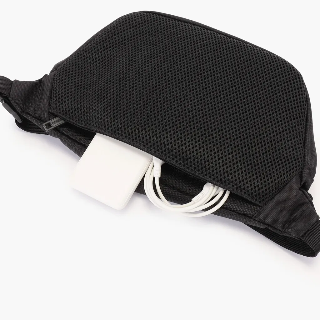 MFC CROSS BODY BAG
