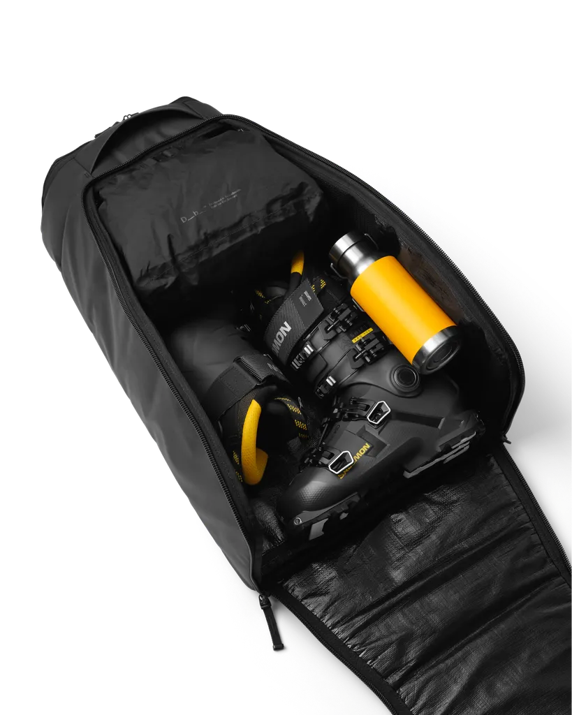 Hugger Bootpack 45L Black Out