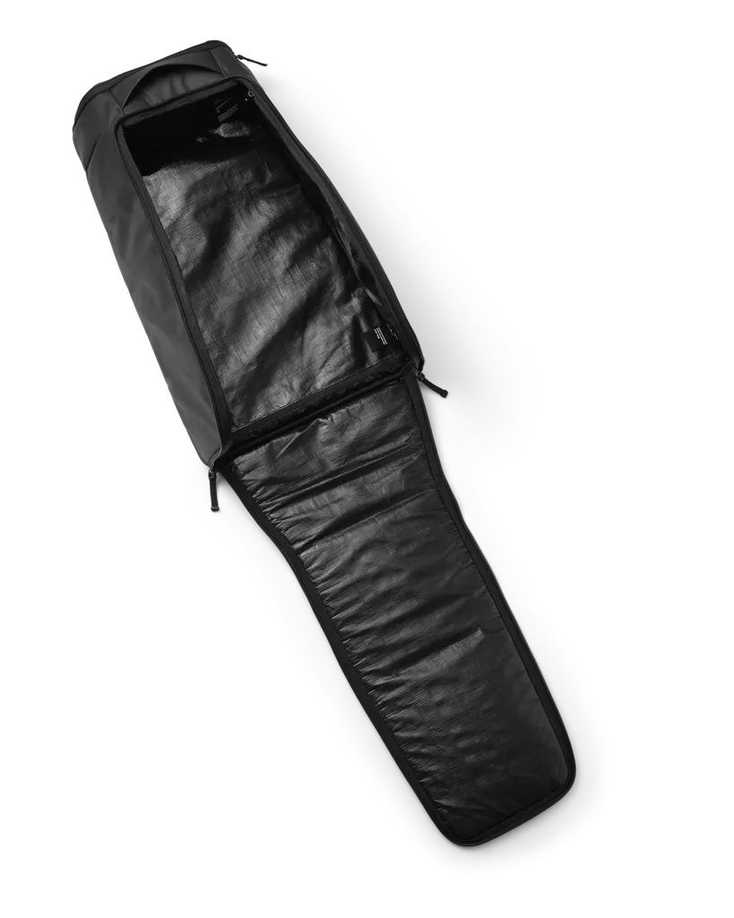 Hugger Bootpack 45L Black Out