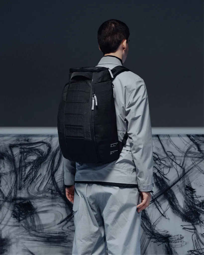 Hugger Backpack 25L Charcoal Grey