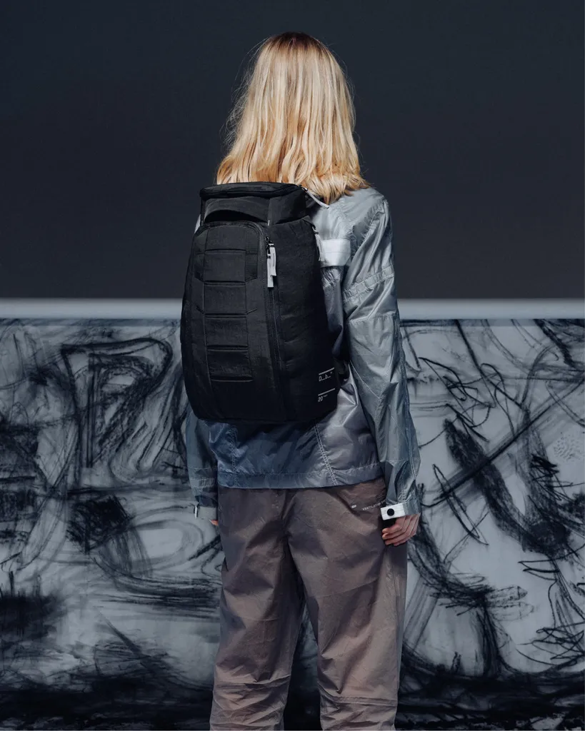 Hugger Backpack 20L Charcoal Grey