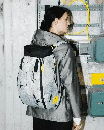 Hugger Backpack 25L Basalt White