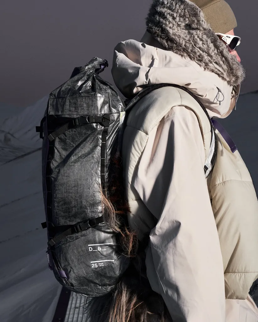 Weigh Lighter Backpack 25L Weigh Darker