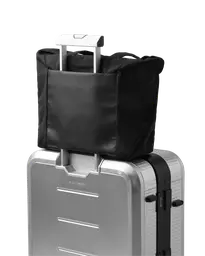 Entour Tote 22L Black Out
