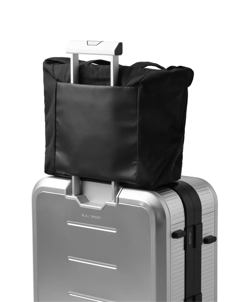 Entour Tote 22L Black Out