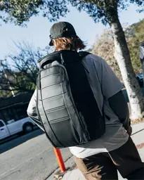 Hugger Backpack 30L Black Out