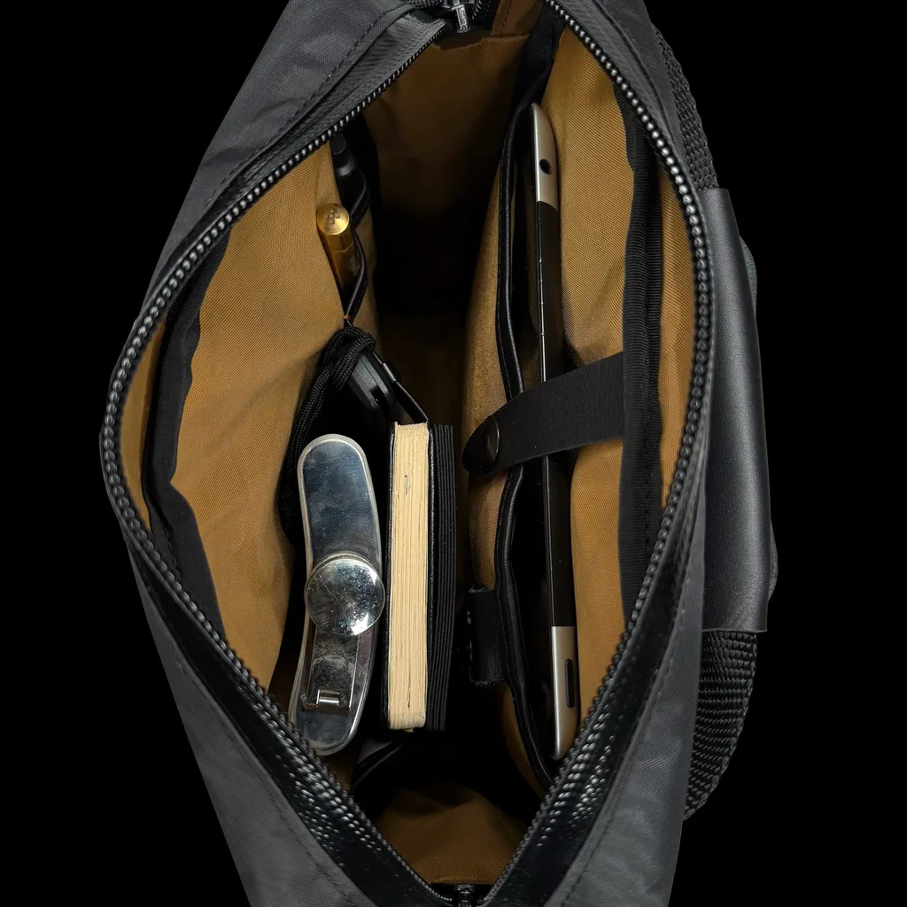 Defender DayTripper / INVERTED Black Dyneema® x Coyote X-Pac™ Lining