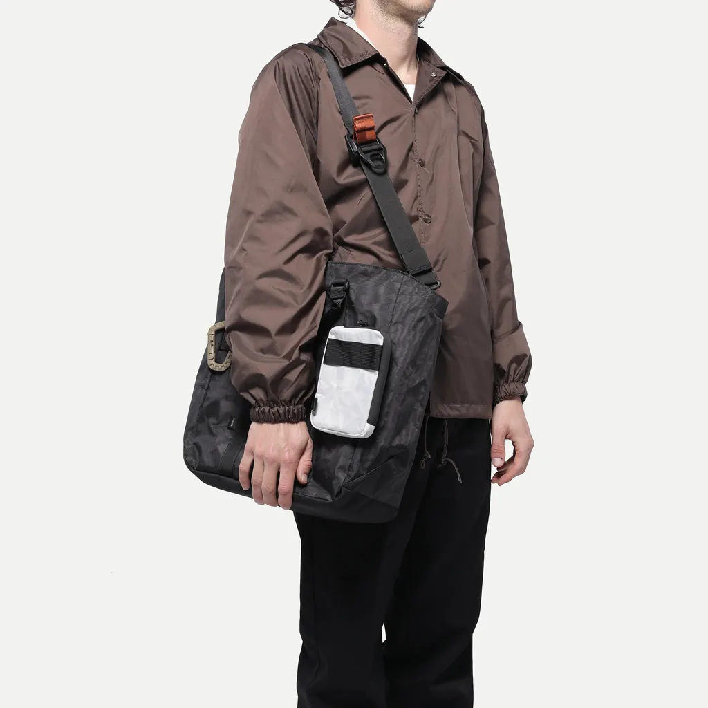 Utility Tote - Portrait - Dyneema - Black