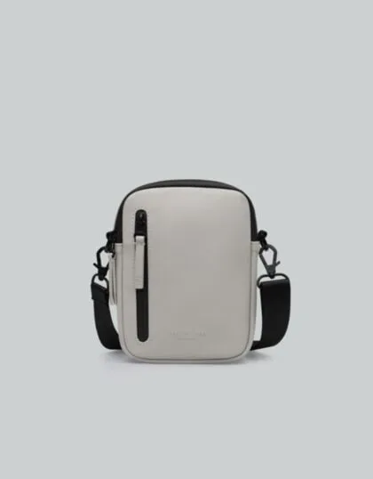 Däsh Verti Crossbody | Slim Waterproof Crossbody Bag