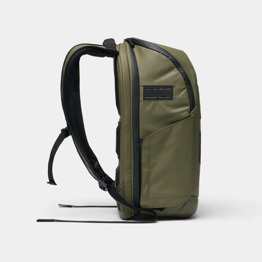 McKinnon Camera Pack 25L