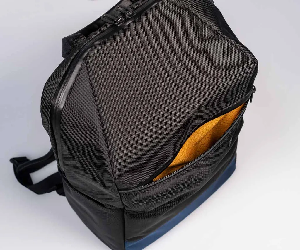 Essential Laptop Backpack - Canvas Edition