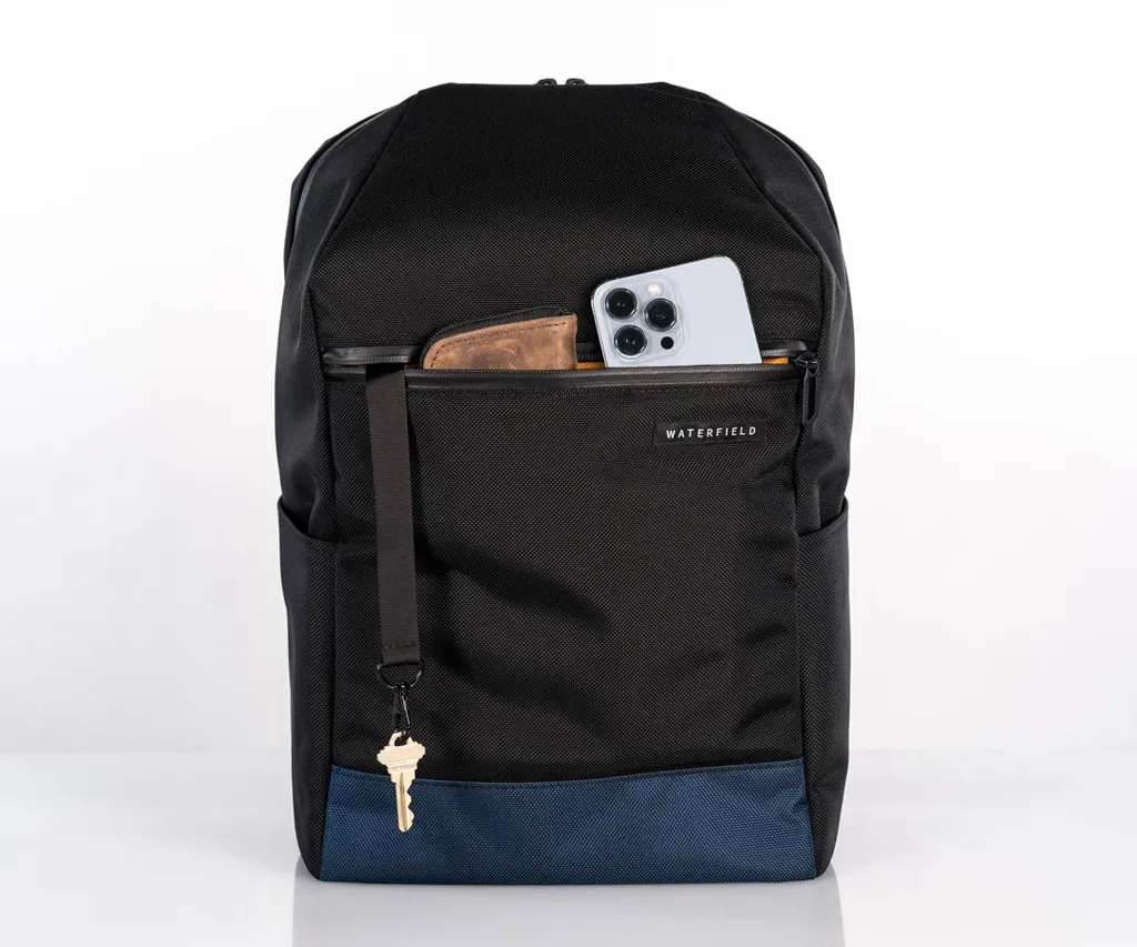 Essential Laptop Backpack - Canvas Edition
