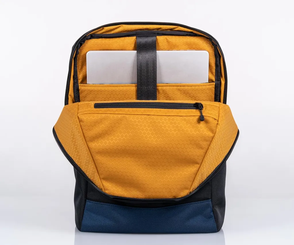 Essential Laptop Backpack - Canvas Edition