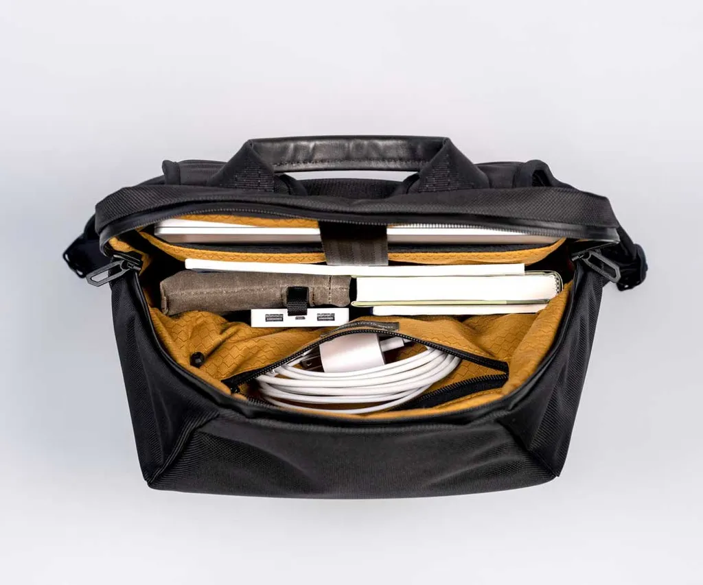 Essential Laptop Backpack - Canvas Edition