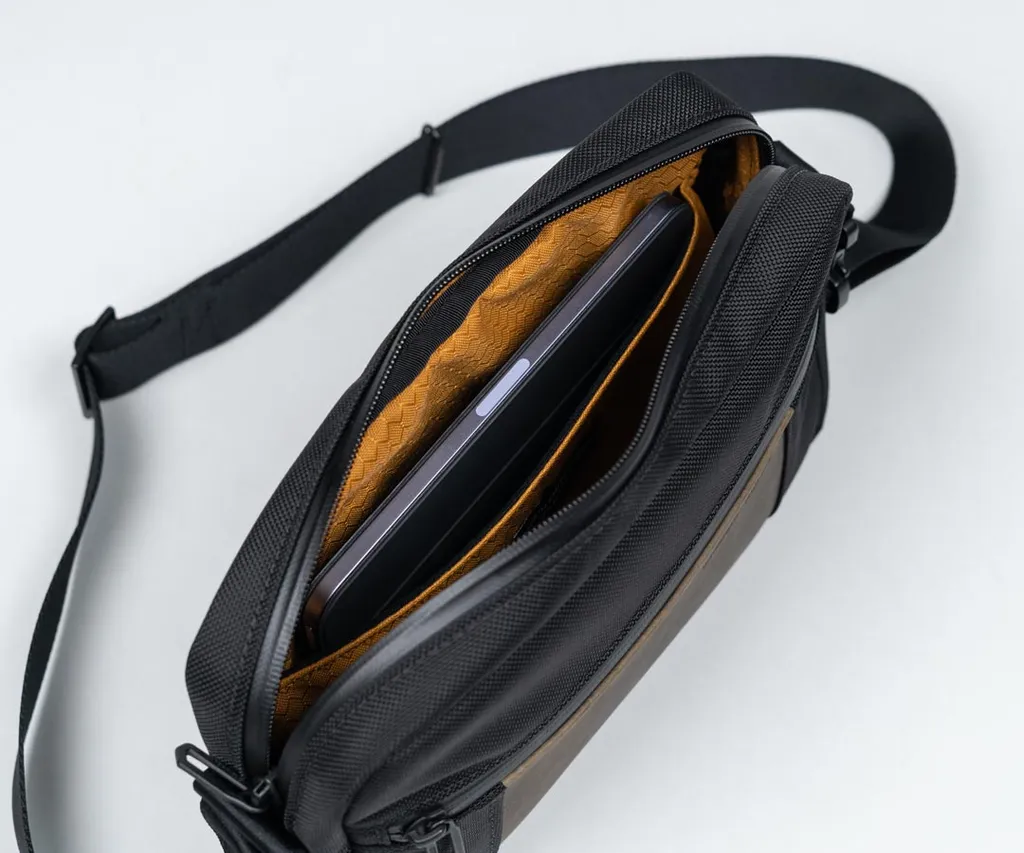 Shinjuku Crossbody