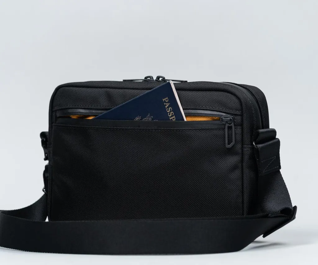Shinjuku Crossbody