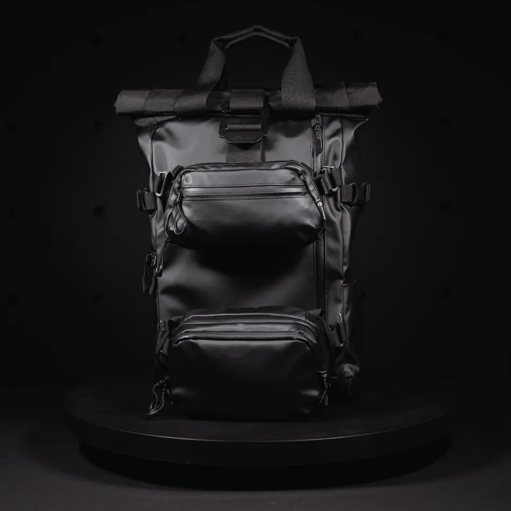 Tech Bag Medium in Black