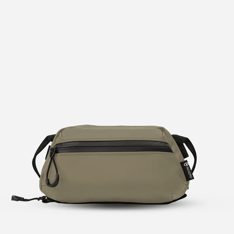 Tech Bag Medium in Yuma Tan