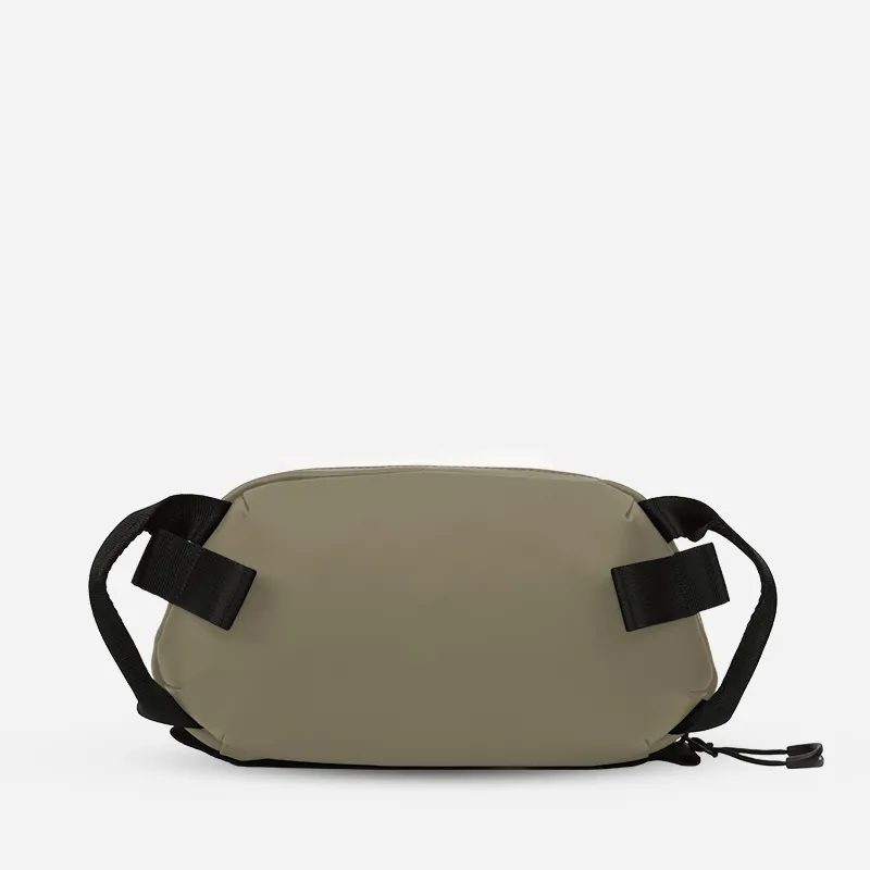 Tech Bag Medium in Yuma Tan
