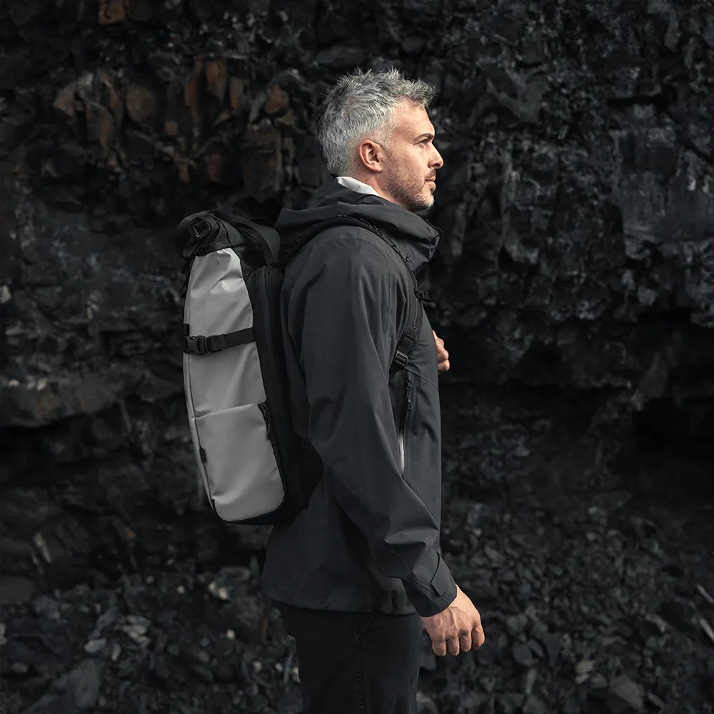 PRVKE 21L V3 in Makalu Gray