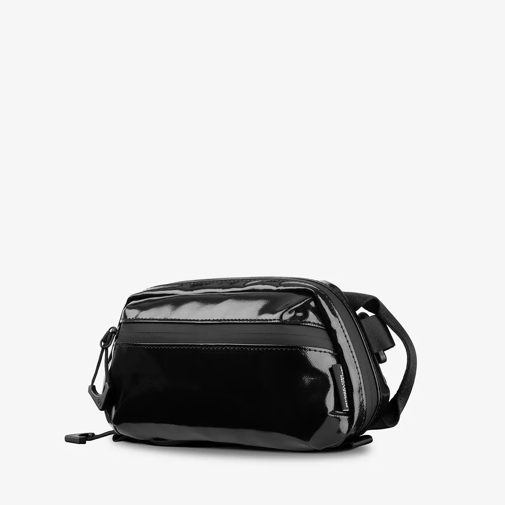 Tech Bag Medium in High-Gloss Black