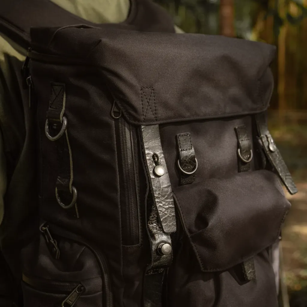 "NEW CITY EXPLORER" COMMANDER TRAVEL CAMERA BACKPACK 21L