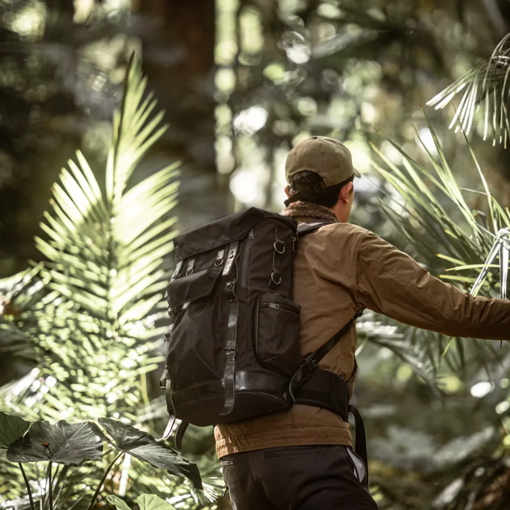 "NEW CITY EXPLORER" COMMANDER TRAVEL CAMERA BACKPACK 21L