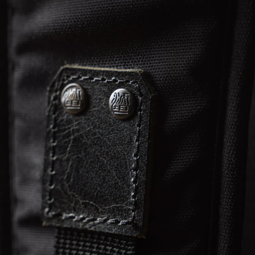 "NEW CITY EXPLORER" COMMANDER TRAVEL CAMERA BACKPACK 21L