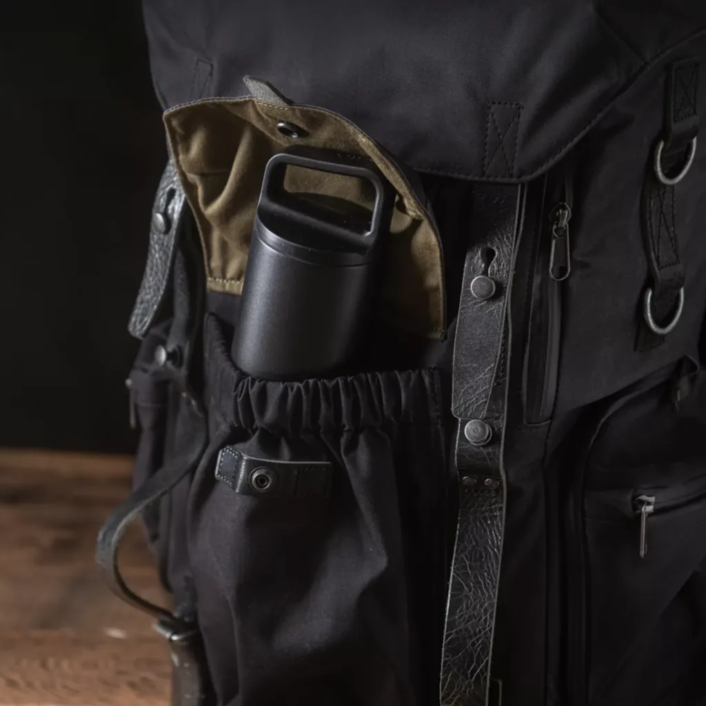 "NEW CITY EXPLORER" COMMANDER TRAVEL CAMERA BACKPACK 21L