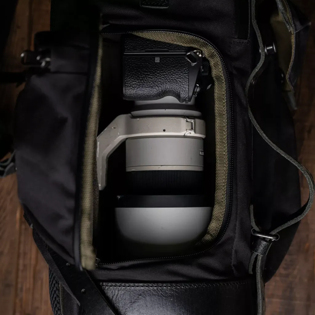 "NEW CITY EXPLORER" COMMANDER TRAVEL CAMERA BACKPACK 21L