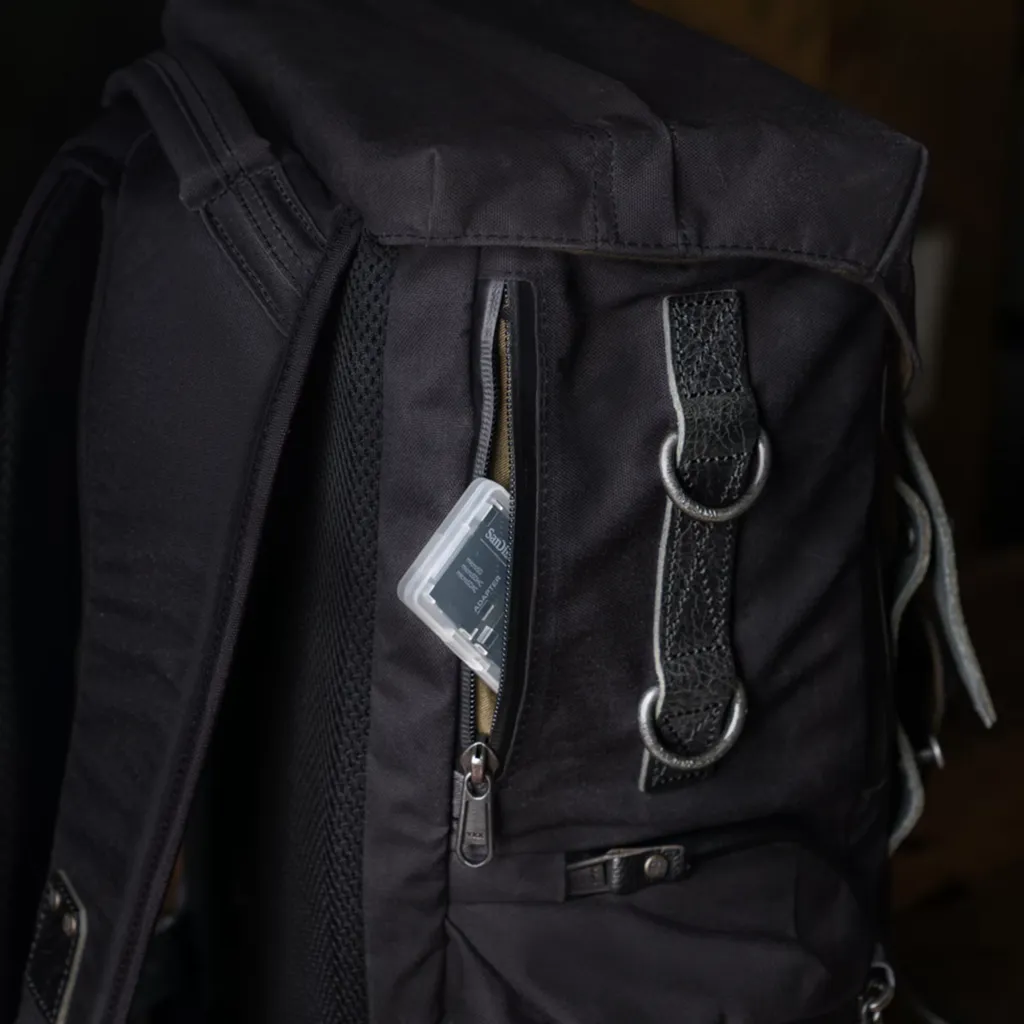 "NEW CITY EXPLORER" COMMANDER TRAVEL CAMERA BACKPACK 21L