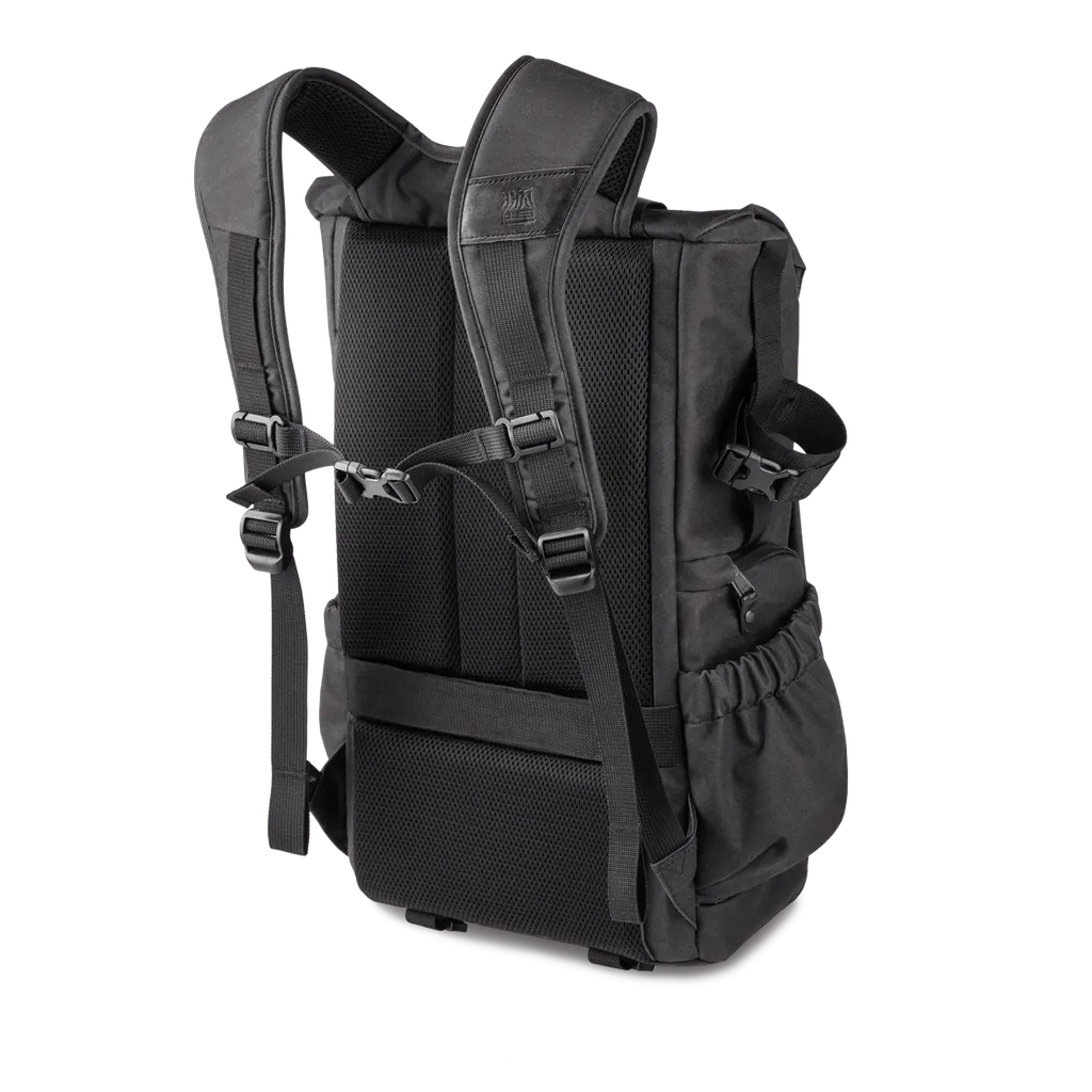 "NEW PILOT" TRAVEL CAMERA BACKPACK 18L