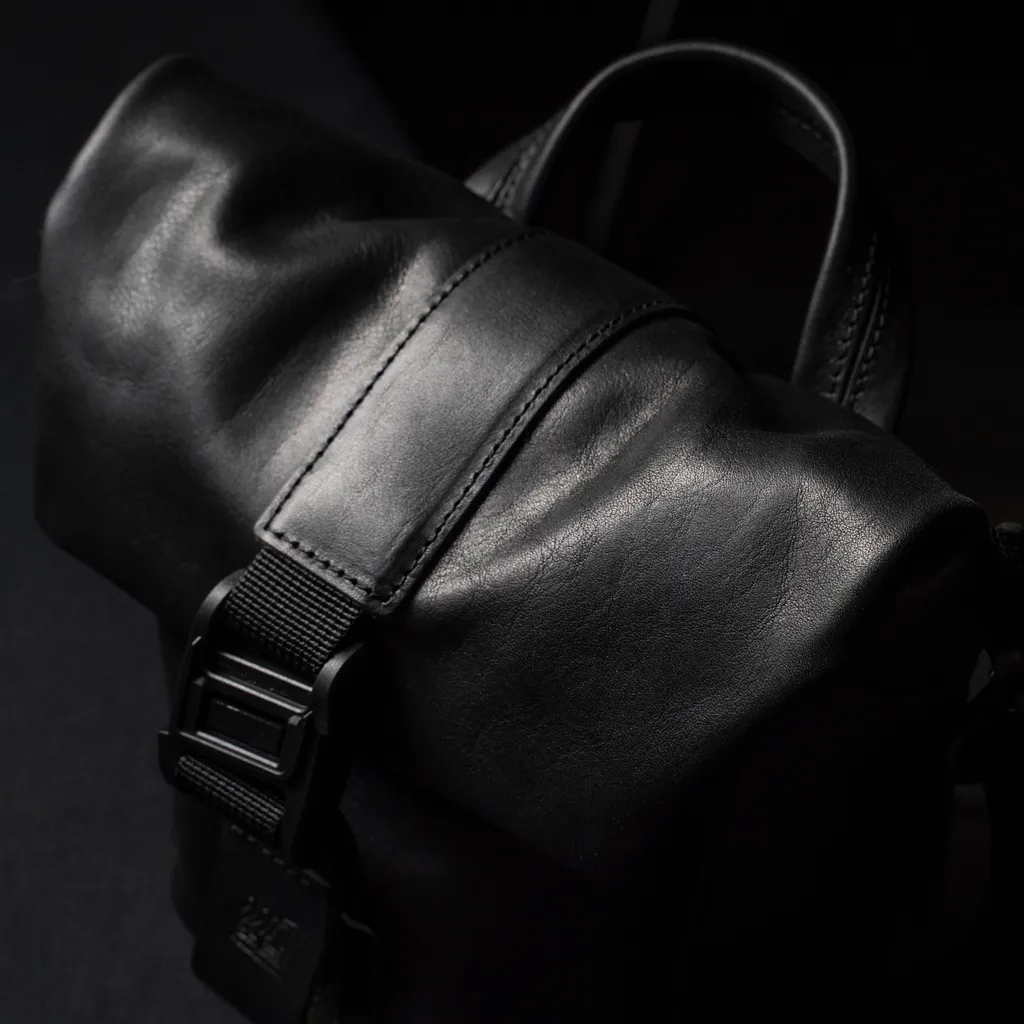 "PILOT" LEATHER TRAVEL CAMERA BAG 2L UPGRADED