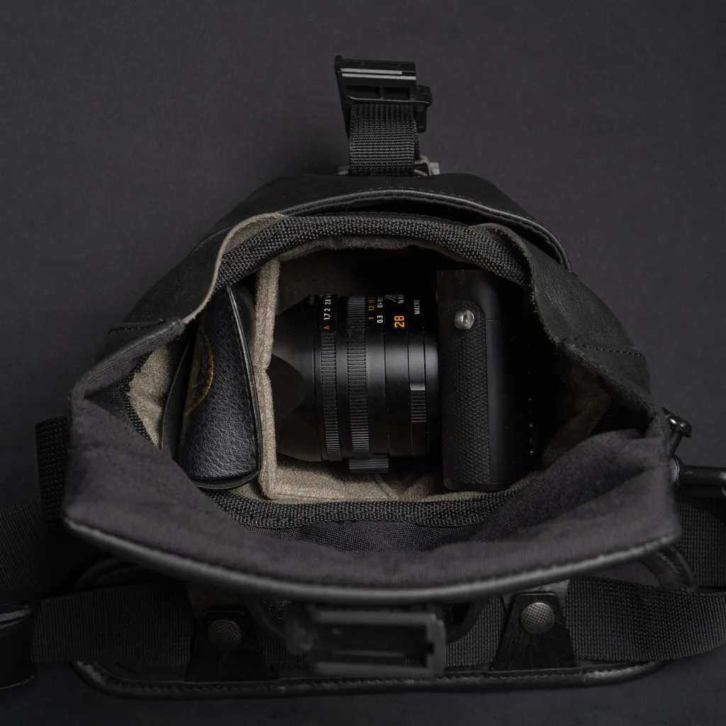 "PILOT" LEATHER TRAVEL CAMERA BAG 2L UPGRADED